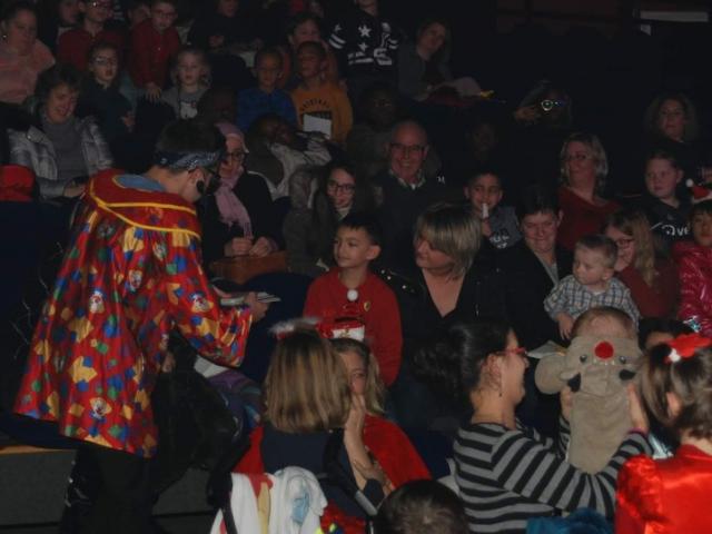 Spectacle du Noel des papillons par DJ BOOM Animation à Blainville sur Orne.