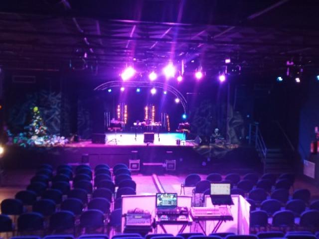 Son et lumière sur un spectacle de magie associatif à Blainville sur Orne.
